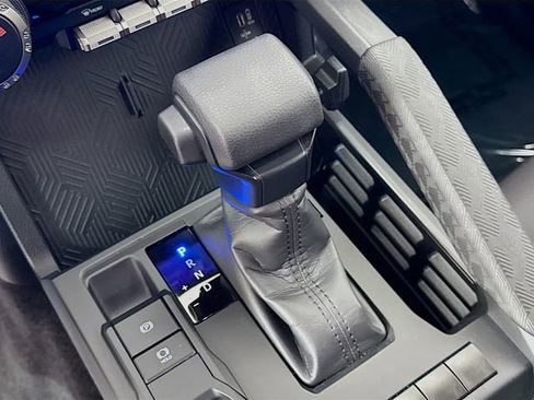 Used 2024 Toyota Tacoma SR image 18