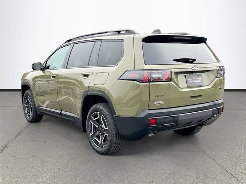 New 2026 Jeep Cherokee Laredo image 5
