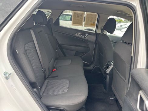 Used 2025 Kia Sportage LX FWD image 24