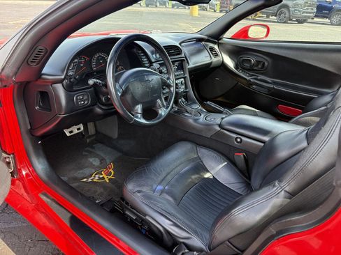 Used 2001 Chevrolet Corvette Coupe w/ Preferred Equipment Group2 image 14