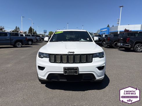 Used 2019 Jeep Grand Cherokee Altitude AWD/4WD image 8