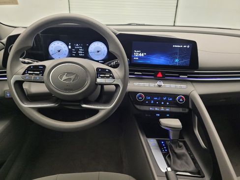 Used 2024 Hyundai Elantra SEL FWD image 22