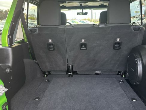 Used 2018 Jeep Wrangler Unlimited Rubicon image 9