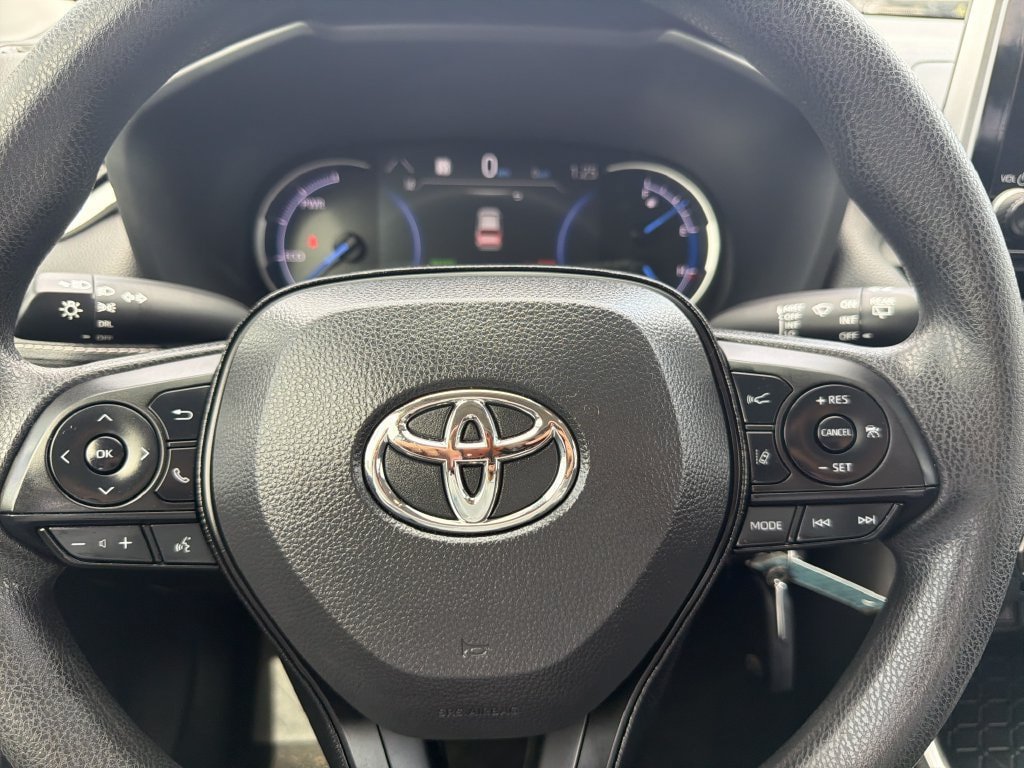 Used 2024 Toyota RAV4 LE AWD/4WD image 28
