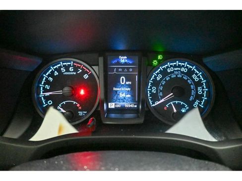 Used 2023 Toyota Tacoma TRD Off-Road image 11