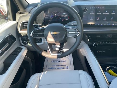 Used 2025 Chevrolet Tahoe Premier AWD/4WD image 12
