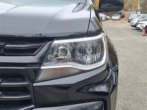 Used 2022 Chevrolet Colorado LT w/ Safety Package image 9