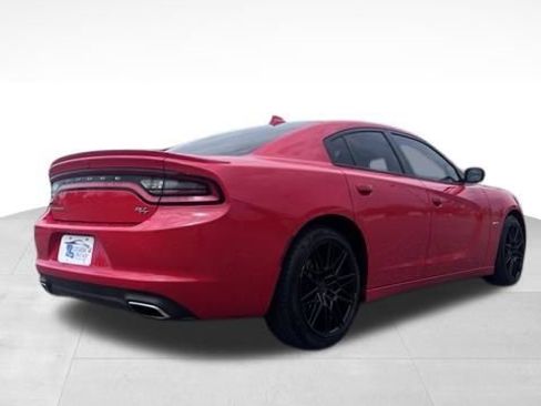 Used 2018 Dodge Charger R/T RWD image 4