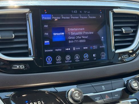 Used 2017 Chrysler Pacifica Touring FWD image 14