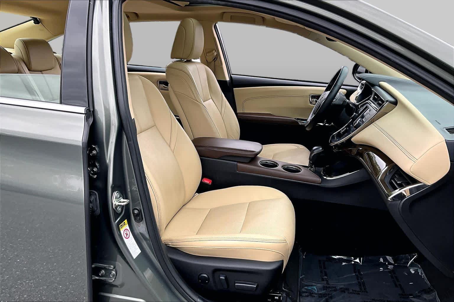 Used 2014 Toyota Avalon Limited FWD image 9