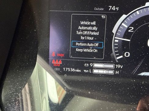 Used 2024 Toyota Tundra Limited AWD/4WD image 9