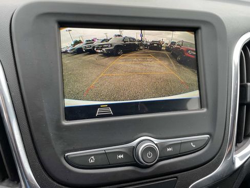 Used 2019 Chevrolet Equinox LT FWD image 17