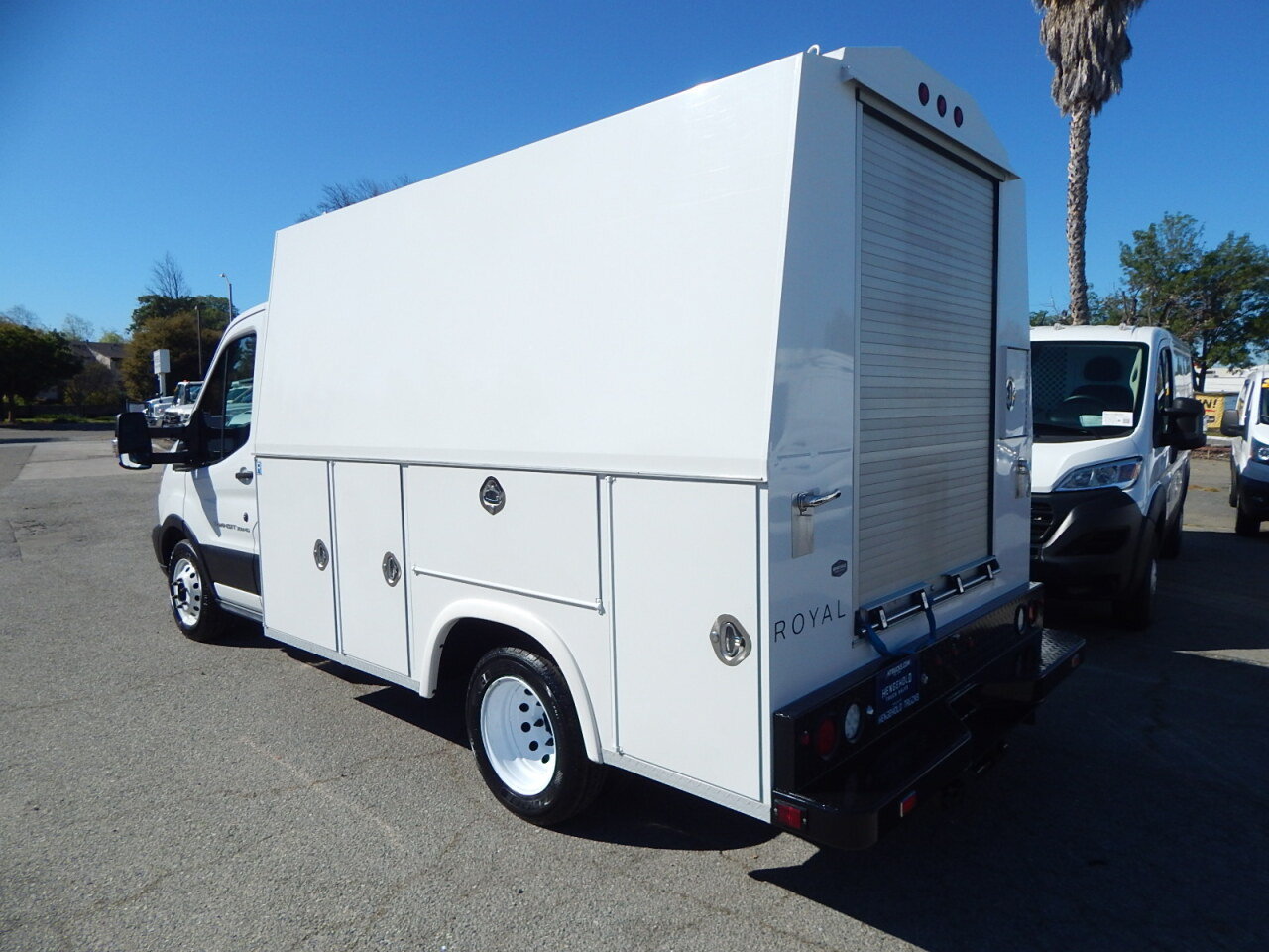 Used 2019 Ford Transit 350 138 DRW w/ Premium Package RWD image 6
