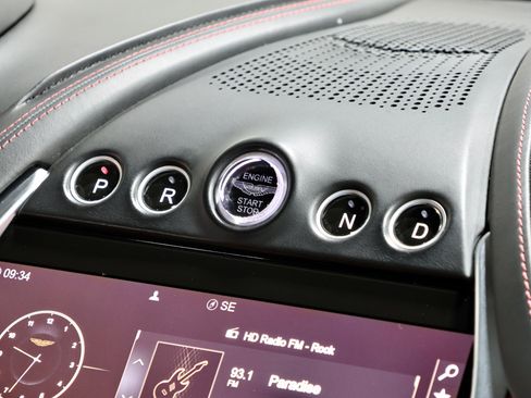 Used 2021 Aston Martin DBX AWD/4WD image 53