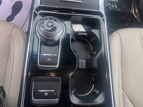 Used 2019 Ford Edge Titanium w/ Cold Weather Package image 33