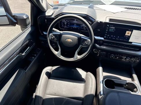 Used 2025 Chevrolet Silverado 2500 LTZ w/ LTZ Plus Package AWD/4WD image 17