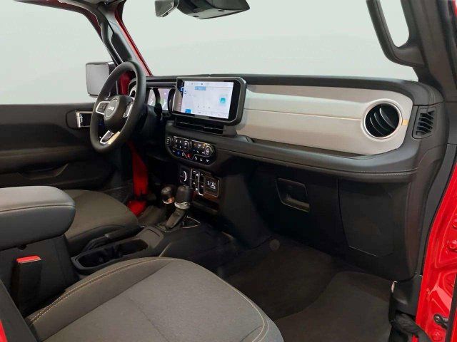 Used 2025 Jeep Wrangler Unlimited Sahara w/ Safety Group AWD/4WD image 22