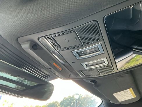 Used 2022 Jaguar F-PACE S image 19