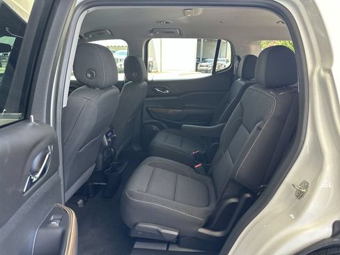 Used 2021 GMC Acadia SLE w/ Driver Convenience Package FWD image 24