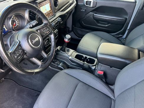 Used 2022 Jeep Wrangler Unlimited Sport w/ Sun And Sound Package image 10