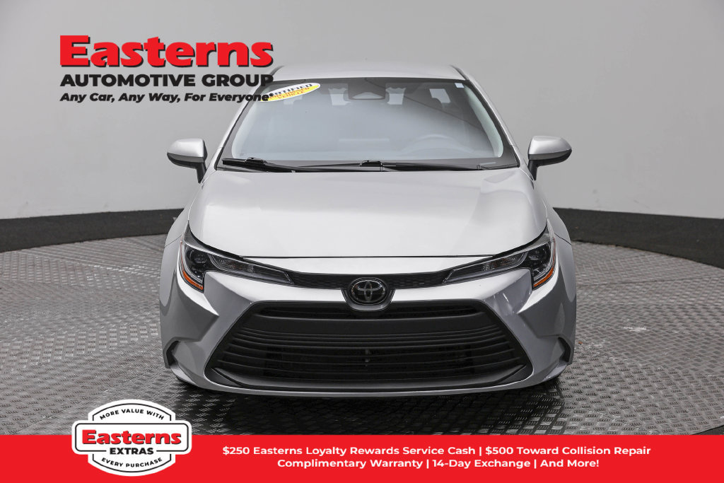 Used 2024 Toyota Corolla LE FWD image 3