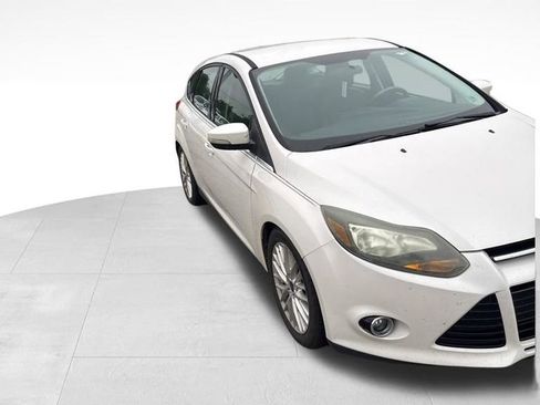 Used 2014 Ford Focus Titanium FWD image 4
