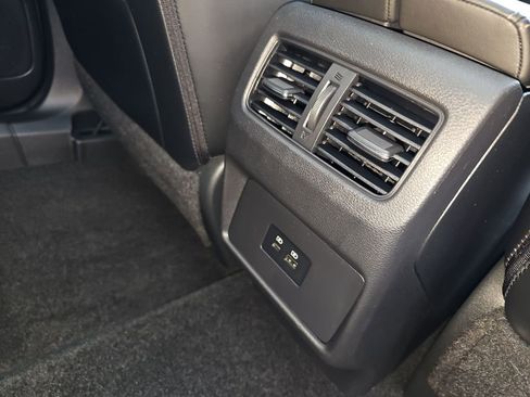 Used 2021 Nissan Rogue SV w/ Premium Package image 22