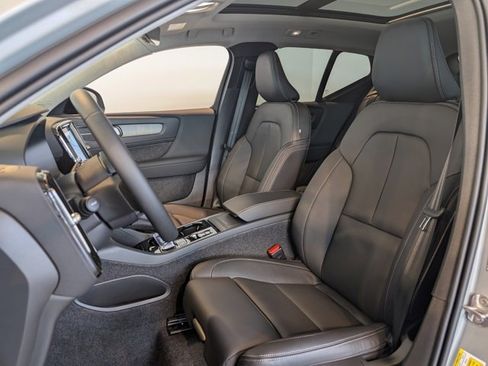 New 2026 Volvo XC40 B5 Ultra w/ Climate Package image 10