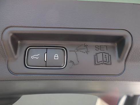 New 2026 Ford Explorer Active AWD/4WD image 10