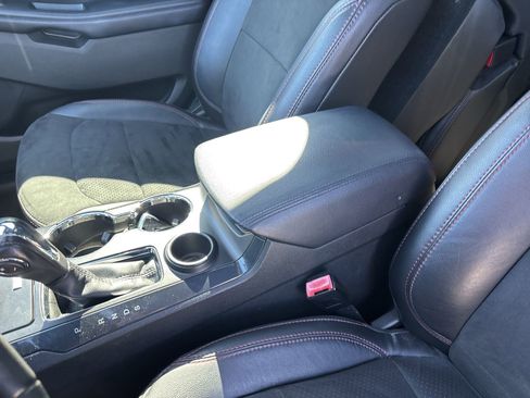 Used 2018 Ford Explorer XLT w/ Equipment Group 202A image 20