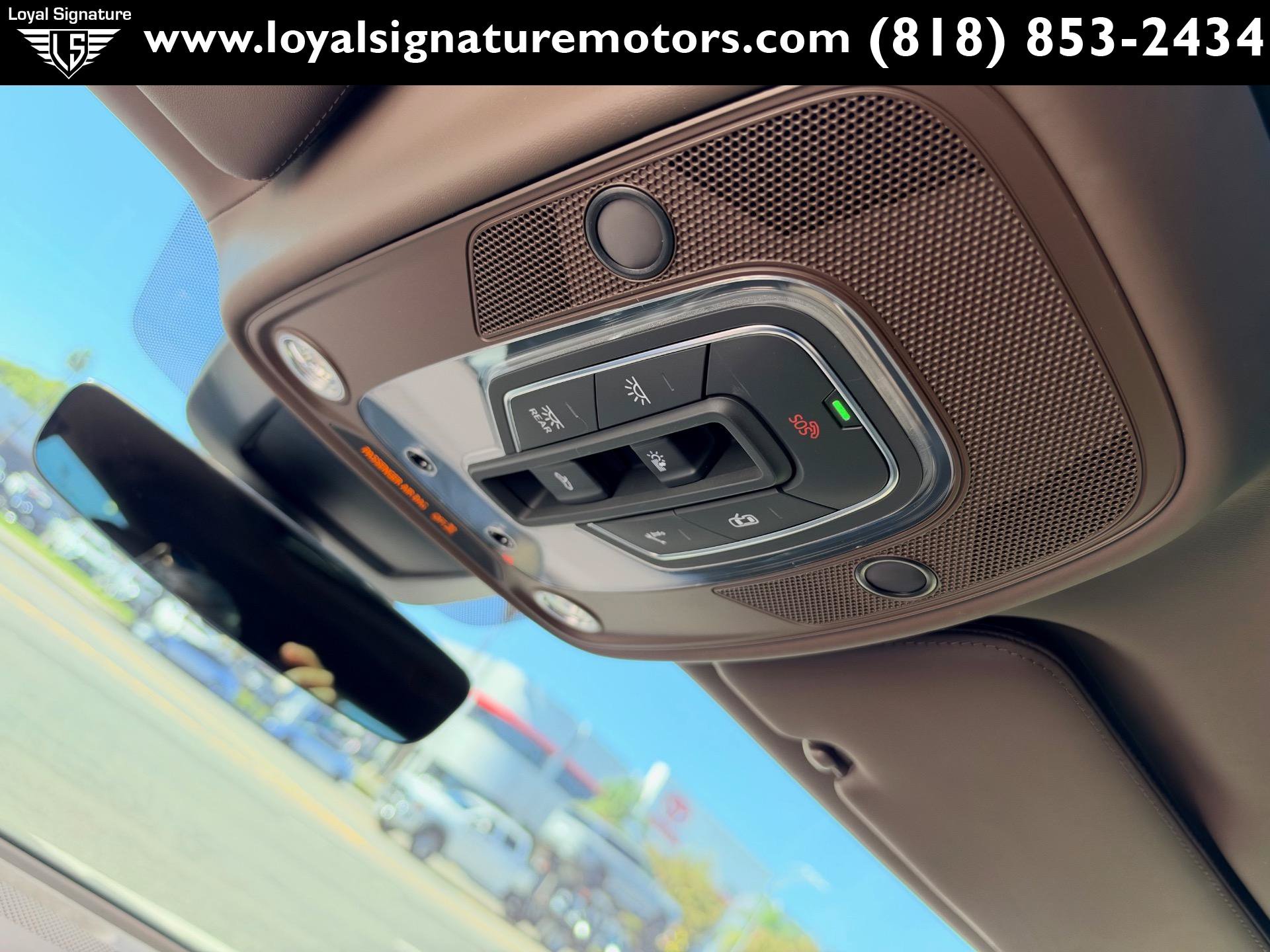 Used 2023 Lamborghini Urus S AWD/4WD image 37