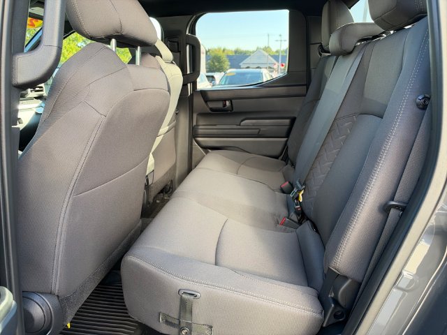 Used 2025 Toyota Tacoma SR5 AWD/4WD image 13