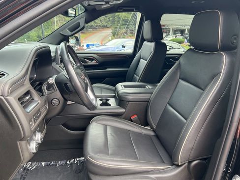 Used 2022 GMC Yukon XL SLT w/ SLT Luxury Package image 24