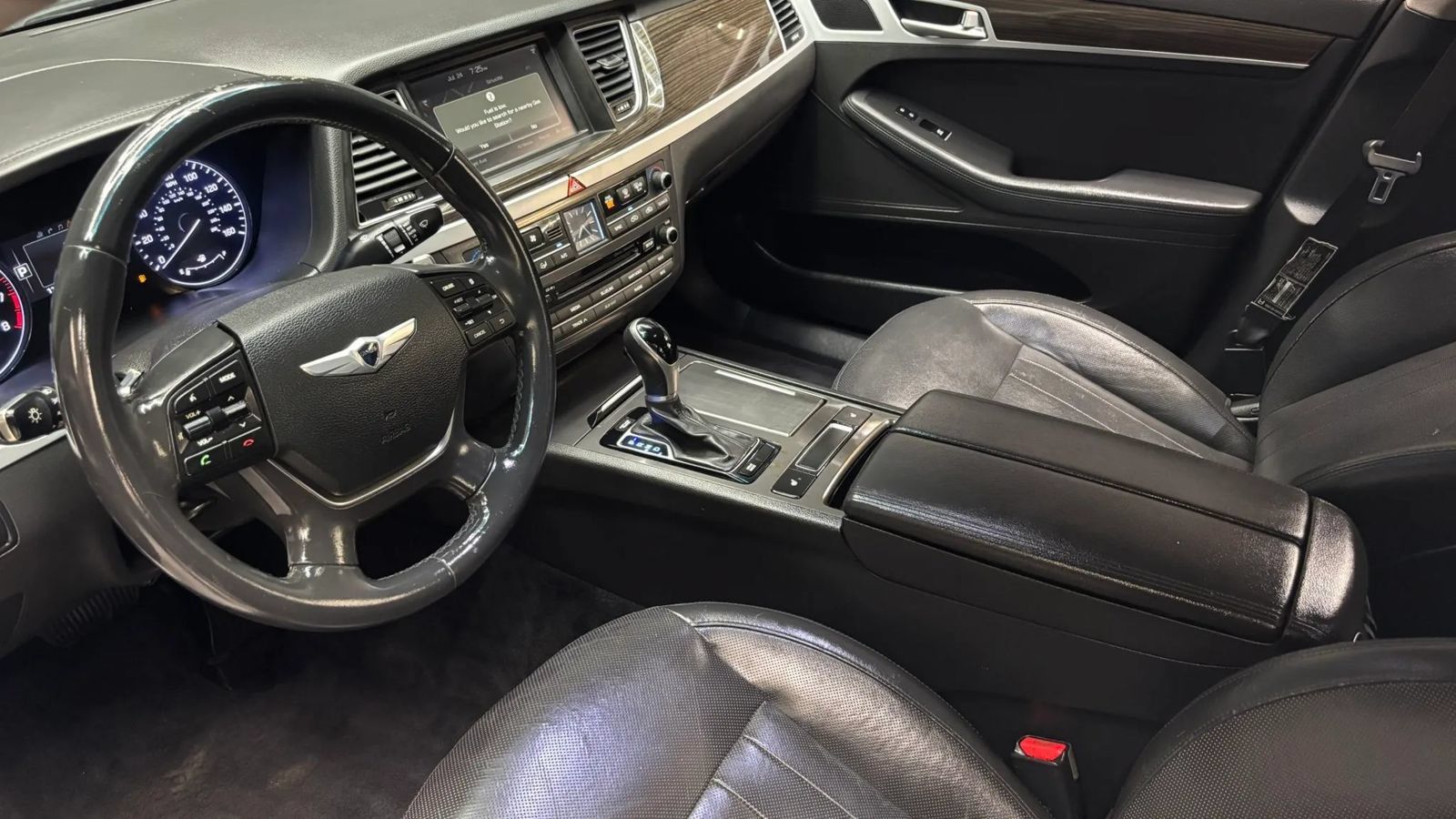 Used 2015 Hyundai Genesis 3.8 RWD image 7
