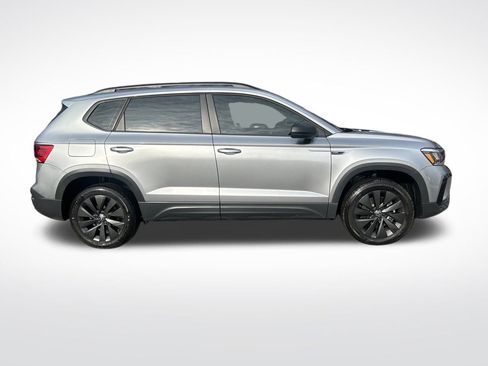 Used 2023 Volkswagen Taos S image 9