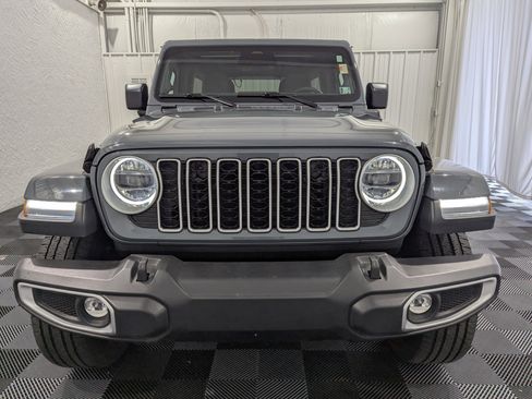 Used 2025 Jeep Wrangler Unlimited Sahara w/ Safety Group AWD/4WD image 4