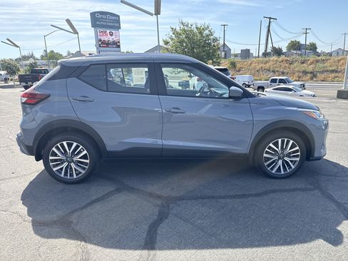 Used 2023 Nissan Kicks SV FWD image 6