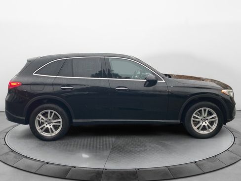 Used 2025 Mercedes-Benz GLC 300 4MATIC image 8