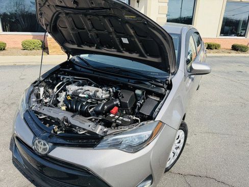 Used 2018 Toyota Corolla LE image 18