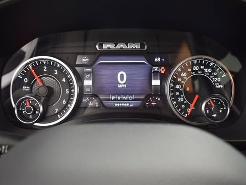 Used 2022 RAM 1500 Big Horn AWD/4WD image 7