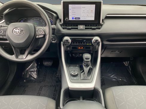 Used 2025 Toyota RAV4 XLE image 11