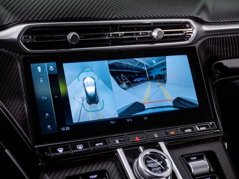 Used 2025 Aston Martin V8 Vantage Coupe RWD image 29
