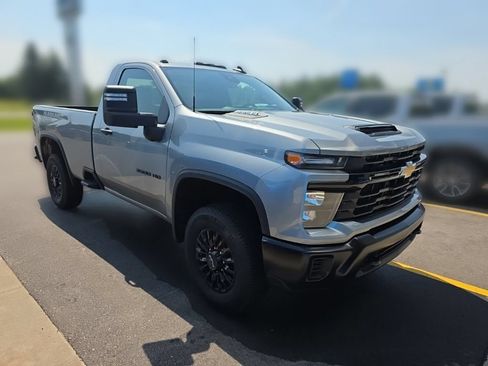 Used 2025 Chevrolet Silverado 3500 W/T AWD/4WD image 3