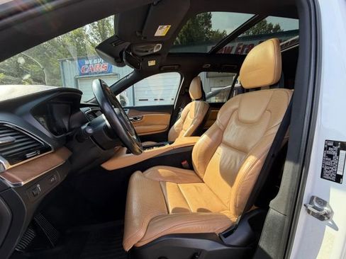 Used 2016 Volvo XC90 T6 Inscription w/ Vision Package AWD/4WD image 9