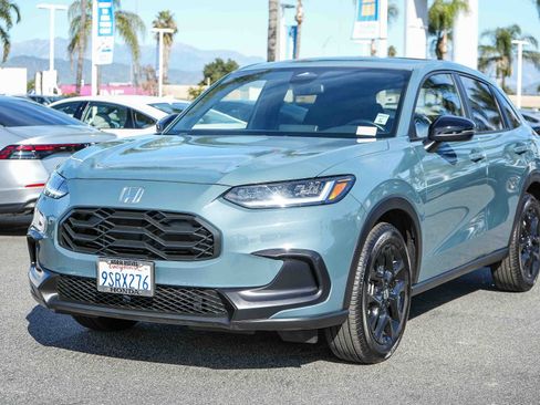 Used 2025 Honda HR-V Sport image 3