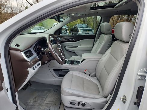 Used 2021 GMC Acadia SLT w/ Technology Package image 11