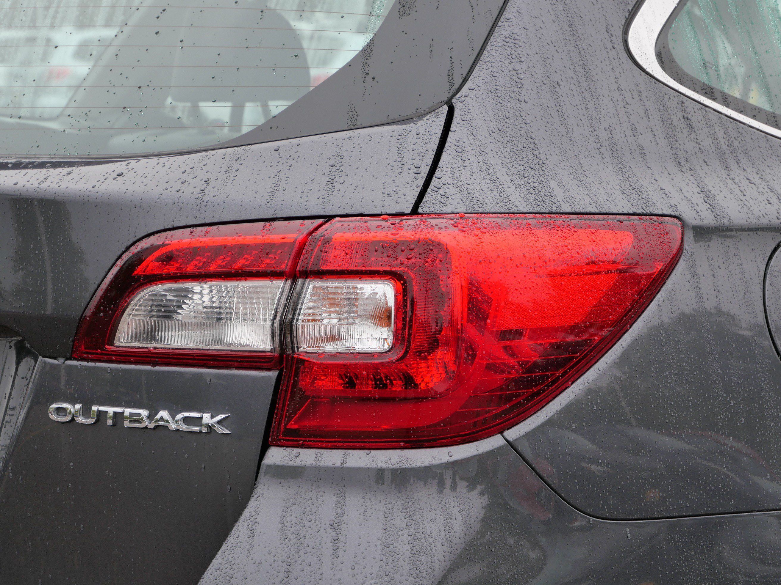 Used 2019 Subaru Outback 2.5i AWD/4WD image 17