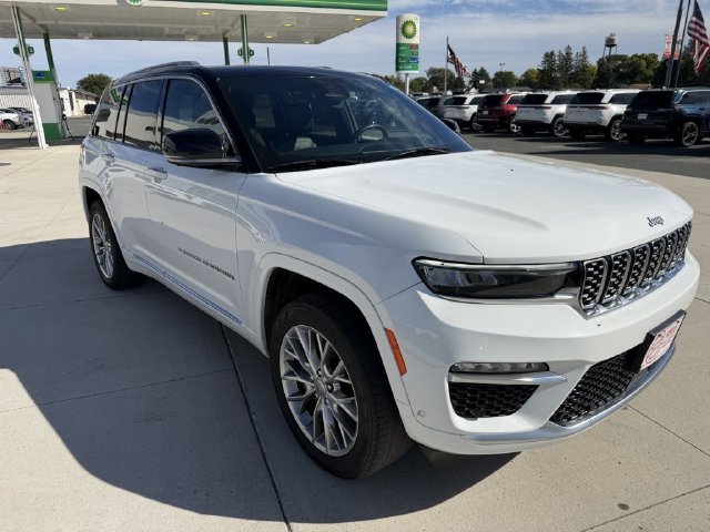 Used 2023 Jeep Grand Cherokee Summit w/ Adv Protech Group IV AWD/4WD image 3