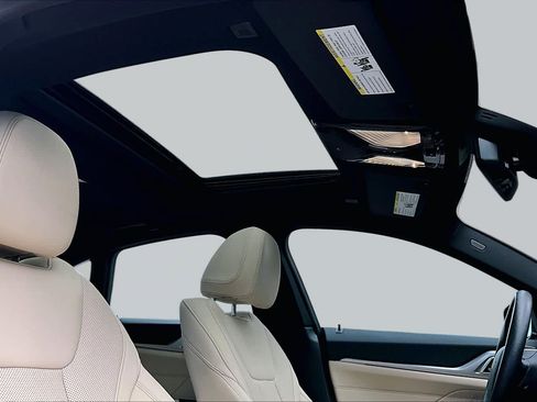 Certified 2023 BMW i4 eDrive35 w/ Premium Package RWD image 13
