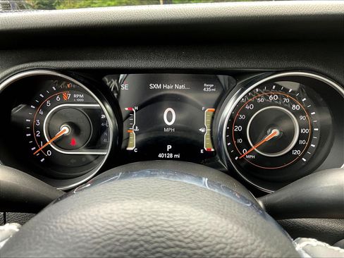 Used 2023 Jeep Gladiator Overland w/ Cold Weather Group AWD/4WD image 14